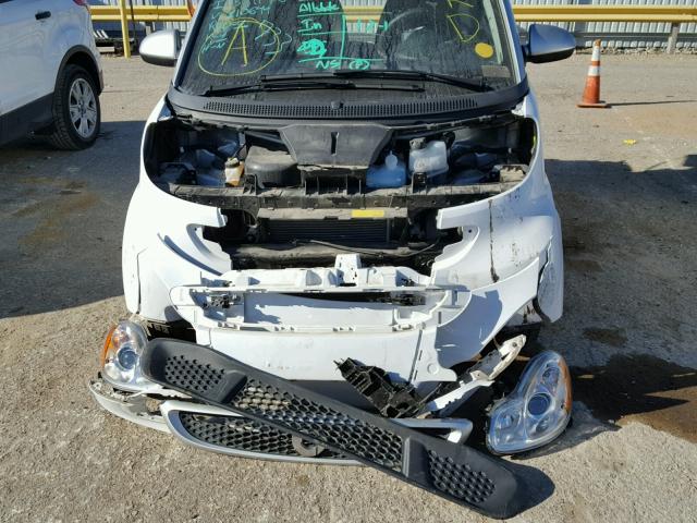 WMEEJ3BA4FK810644 - 2015 SMART FORTWO PUR WHITE photo 9