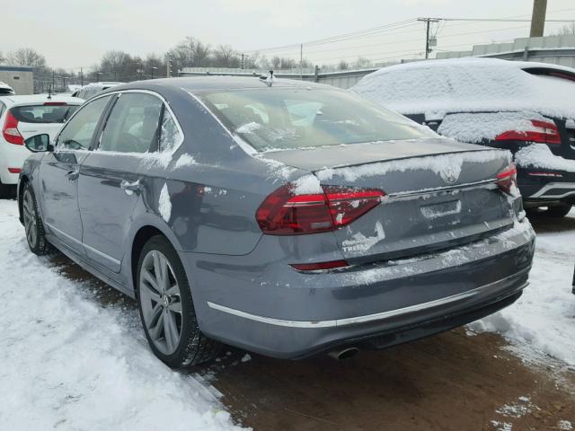 1VWDT7A38HC041820 - 2017 VOLKSWAGEN PASSAT R-L GRAY photo 3