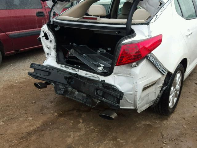 5XXGM4A71DG225506 - 2013 KIA OPTIMA LX WHITE photo 9