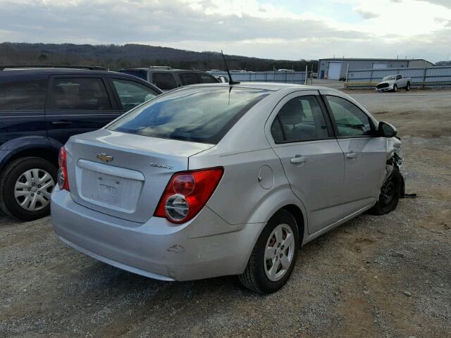1G1JA5SHXD4143319 - 2013 CHEVROLET SONIC LS 银色 照片 4