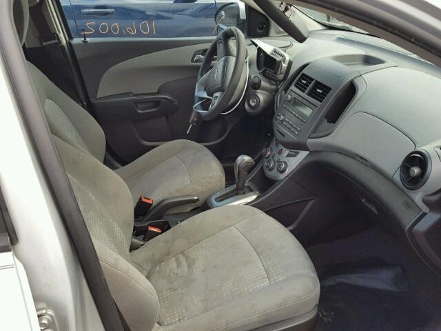 1G1JA5SHXD4143319 - 2013 CHEVROLET SONIC LS 银色 照片 5