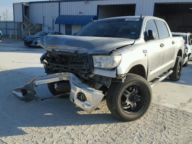 5TFEY5F15AX080092 - 2010 TOYOTA TUNDRA CRE GRAY photo 2