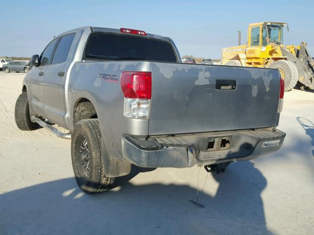 5TFEY5F15AX080092 - 2010 TOYOTA TUNDRA CRE GRAY photo 3