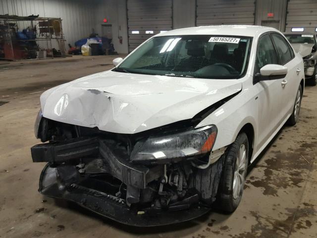 1VWAT7A35FC052984 - 2015 VOLKSWAGEN PASSAT S أبيض صورة 2