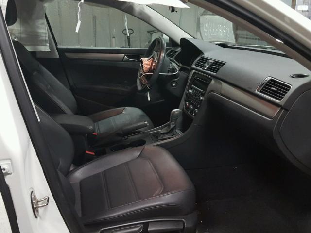1VWAT7A35FC052984 - 2015 VOLKSWAGEN PASSAT S أبيض صورة 5