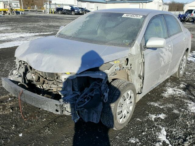 2T1BU4EE4CC836428 - 2012 TOYOTA COROLLA BA SILVER photo 2