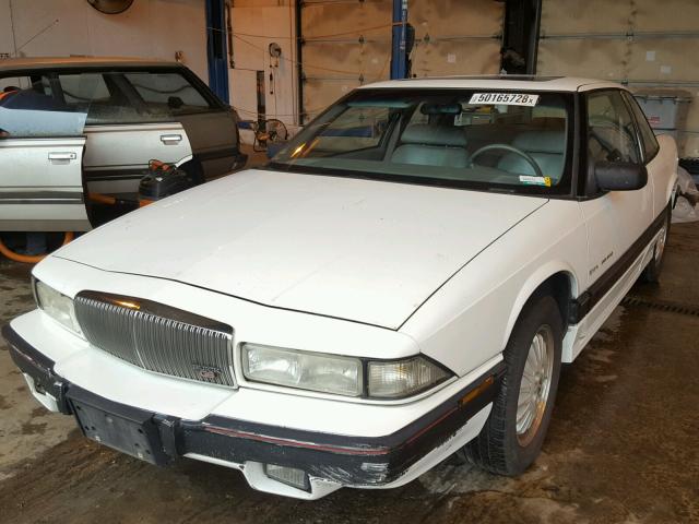 2G4WF15L0R1480880 - 1994 BUICK REGAL GRAN WHITE photo 2