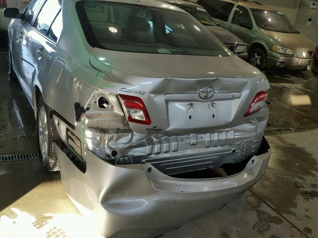 4T4BF3EK9BR173077 - 2011 TOYOTA CAMRY BASE SILVER photo 9