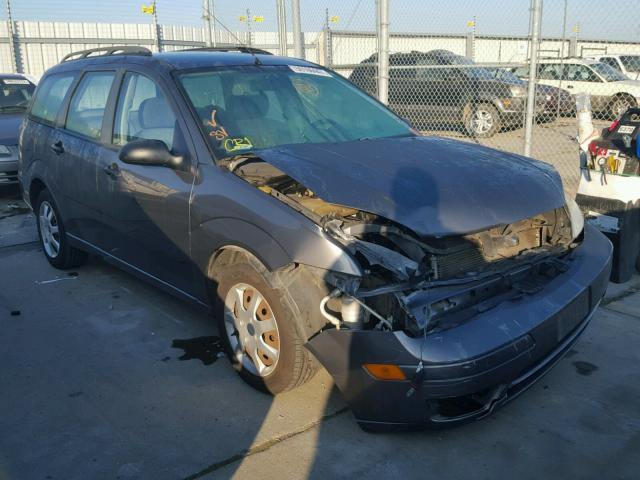 1FAFP36NX5W237700 - 2005 FORD FOCUS ZXW GRAY photo 1