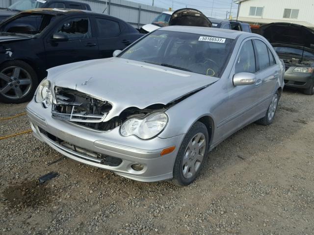 WDBRF84J25F601873 - 2005 MERCEDES-BENZ C 320 4MAT SILVER photo 2