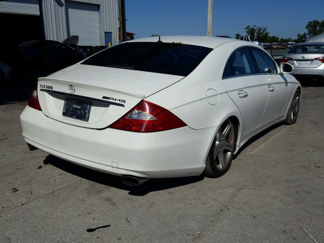 WDDDJ75X06A041105 - 2006 MERCEDES-BENZ CLS 500C WHITE photo 4