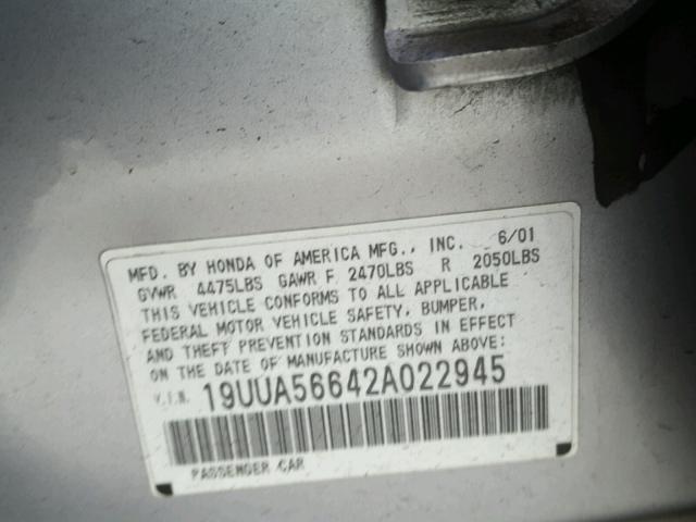 19UUA56642A022945 - 2002 ACURA 3.2TL SILVER photo 10