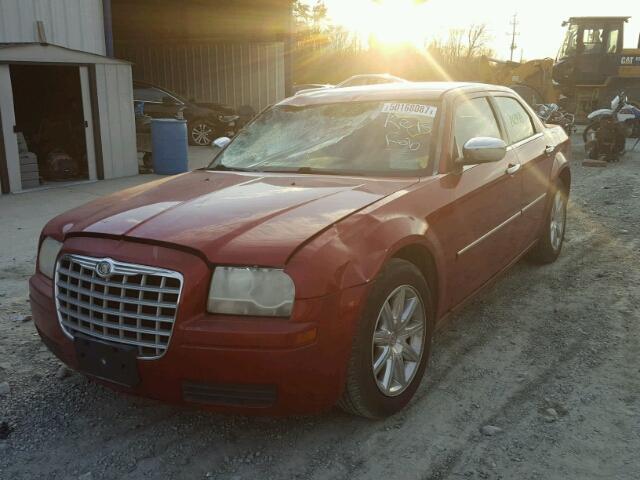 2C3LA43R97H704946 - 2007 CHRYSLER 300 RED photo 2