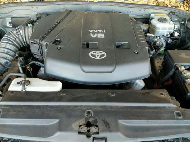 JTEZU14R640038635 - 2004 TOYOTA 4RUNNER SR SILVER photo 7