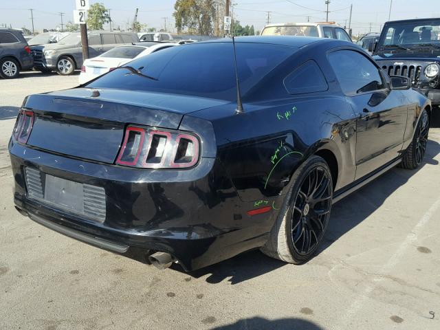 1ZVBP8AM8D5241816 - 2013 FORD MUSTANG BLACK photo 4