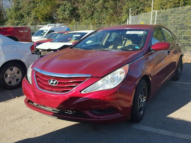 5NPEB4AC4BH306141 - 2011 HYUNDAI SONATA GLS RED photo 2