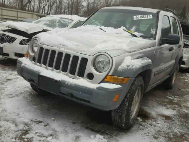 1J4GL48K35W698444 - 2005 JEEP LIBERTY SP GRAY photo 2