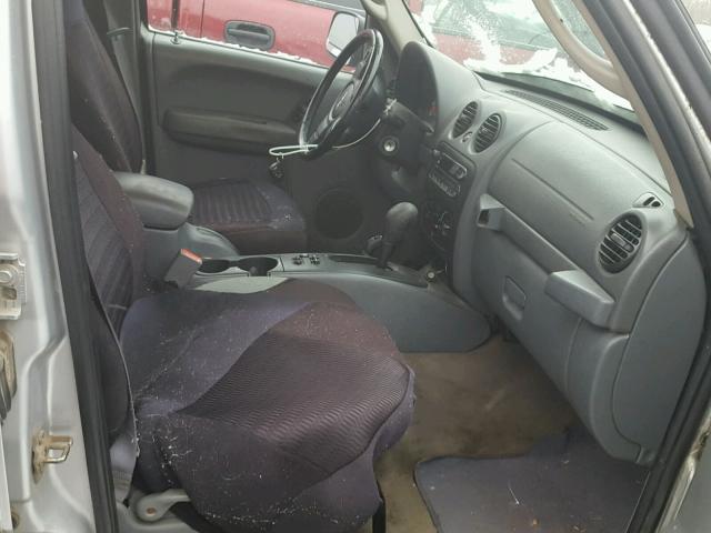 1J4GL48K35W698444 - 2005 JEEP LIBERTY SP GRAY photo 5
