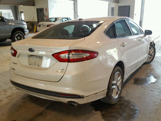 3FA6P0HDXFR220290 - 2015 FORD FUSION SE WHITE photo 4