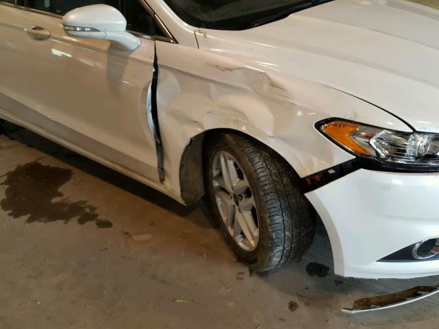 3FA6P0HDXFR220290 - 2015 FORD FUSION SE WHITE photo 9