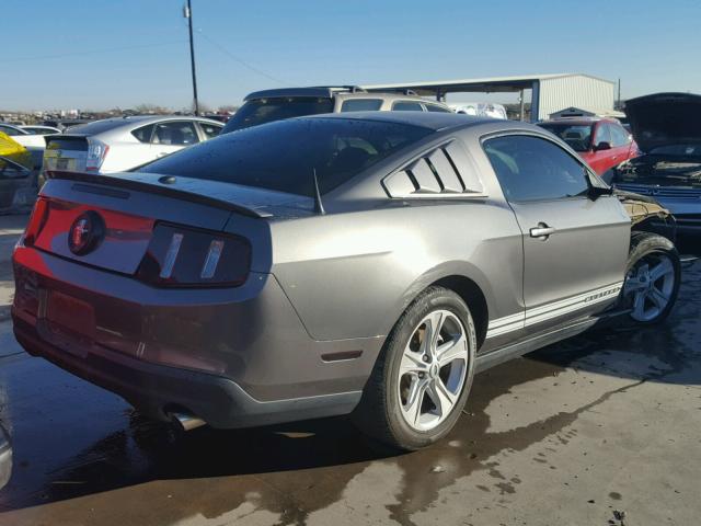 1ZVBP8AN5A5135893 - 2010 FORD MUSTANG GRAY photo 4