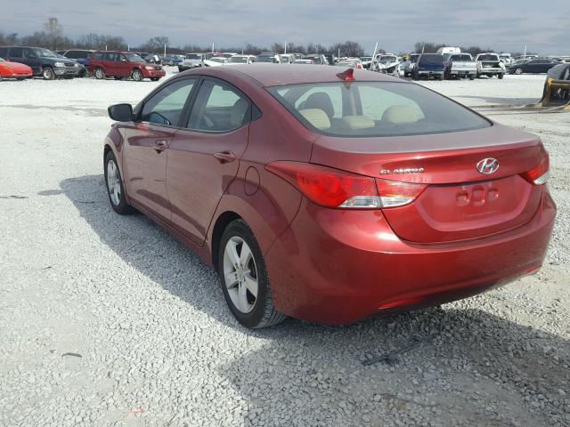 5NPDH4AE8DH348732 - 2013 HYUNDAI ELANTRA GL RED photo 3