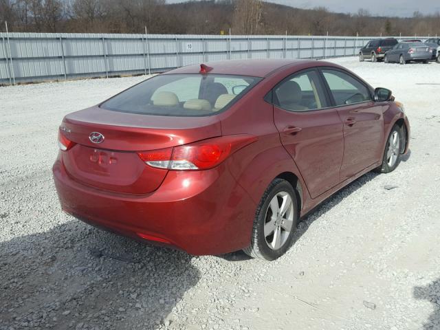 5NPDH4AE8DH348732 - 2013 HYUNDAI ELANTRA GL RED photo 4