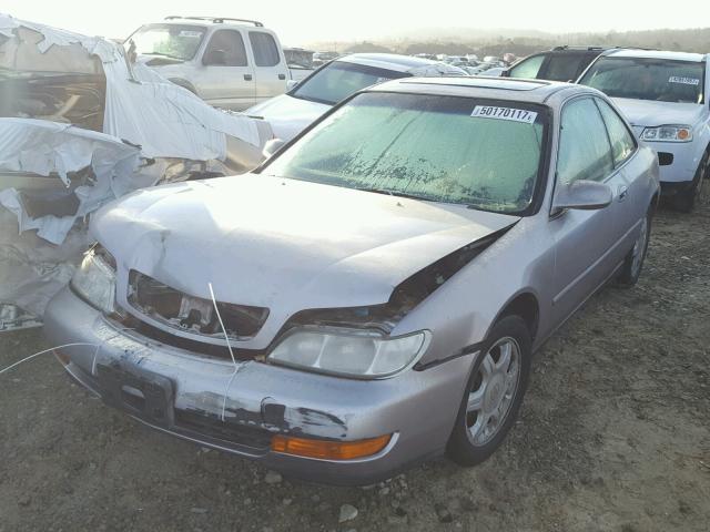 19UYA124XVL003789 - 1997 ACURA 2.2CL SILVER photo 2