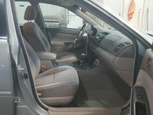 4T1BE32K15U629305 - 2005 TOYOTA CAMRY LE ვერცხლისფერი ფოტო 5