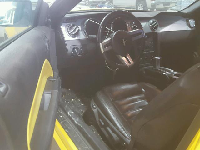 1ZVHT82H655210007 - 2005 FORD MUSTANG GT YELLOW photo 9