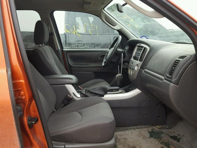 4F2YZ02Z55KM52378 - 2005 MAZDA TRIBUTE I ORANGE photo 5