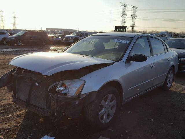 1N4AL11D93C229045 - 2003 NISSAN ALTIMA BAS SILVER photo 2