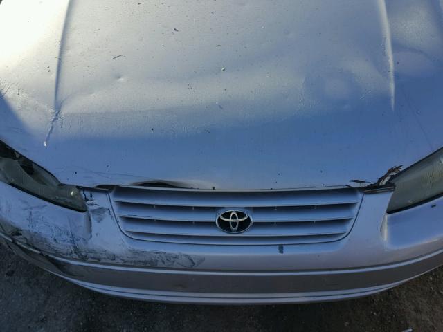 4T1BG22K4XU546667 - 1999 TOYOTA CAMRY SILVER photo 7