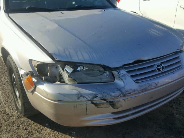 4T1BG22K4XU546667 - 1999 TOYOTA CAMRY SILVER photo 9