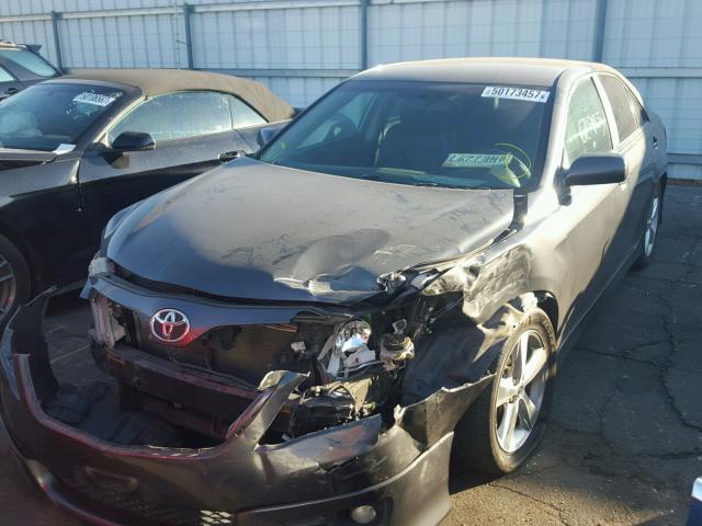 4T1BF3EKXBU166715 - 2011 TOYOTA CAMRY BASE CHARCOAL photo 2