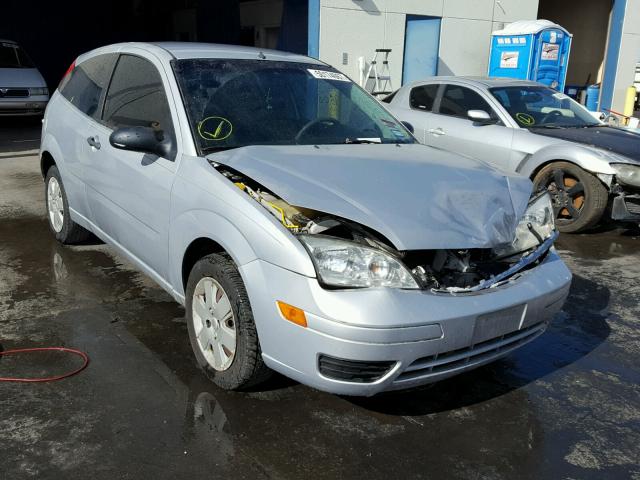 1FAHP31N47W157585 - 2007 FORD FOCUS ZX3 SILVER photo 1