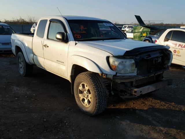 5TEUU42N66Z257694 - 2006 TOYOTA TACOMA ACC WHITE photo 1