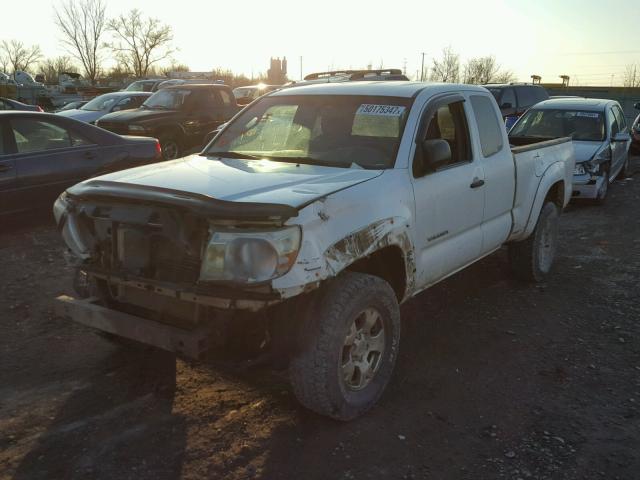 5TEUU42N66Z257694 - 2006 TOYOTA TACOMA ACC WHITE photo 2