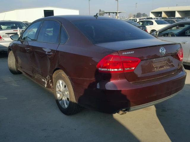 1VWAP7A33CC098555 - 2012 VOLKSWAGEN PASSAT S მუქწითელი ფოტო 3