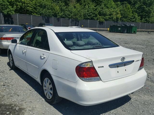 4T1BE30K85U021171 - 2005 TOYOTA CAMRY LE WHITE photo 3