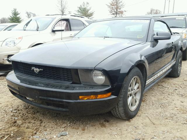 1ZVFT84NX75297858 - 2007 FORD MUSTANG BLACK photo 2