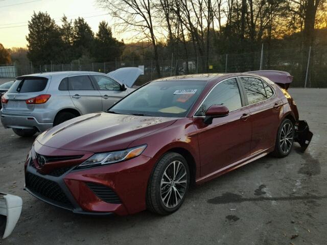 4T1B11HK3JU515632 - 2018 TOYOTA CAMRY L RED photo 2