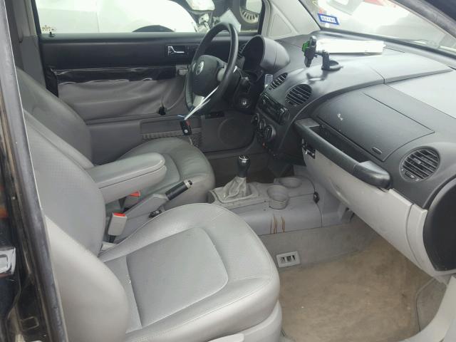 3VWDD21C4YM489759 - 2000 VOLKSWAGEN NEW BEETLE 黑色 照片 5