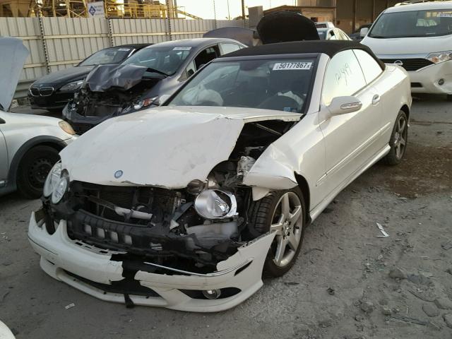 WDBTK56F88F255423 - 2008 MERCEDES-BENZ CLK 350 WHITE photo 2