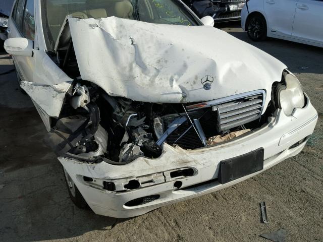 WDBRF61J82F163073 - 2002 MERCEDES-BENZ C 240 WHITE photo 9