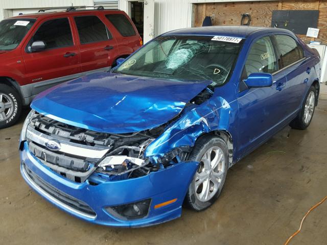 3FAHP0HA4CR379963 - 2012 FORD FUSION SE BLUE photo 2