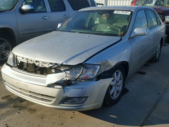 4T1BF28B1YU037650 - 2000 TOYOTA AVALON XL SILVER photo 2