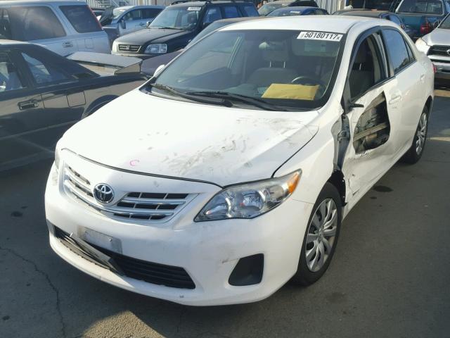 2T1BU4EE9DC930919 - 2013 TOYOTA COROLLA BA WHITE photo 2