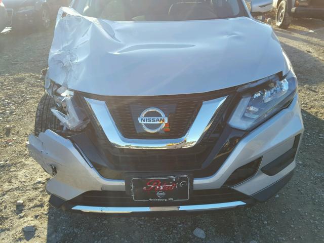 KNMAT2MT2HP606737 - 2017 NISSAN ROGUE S SILVER photo 7