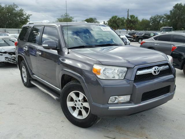 JTEZU5JR2D5062283 - 2013 TOYOTA 4RUNNER SR GRAY photo 1